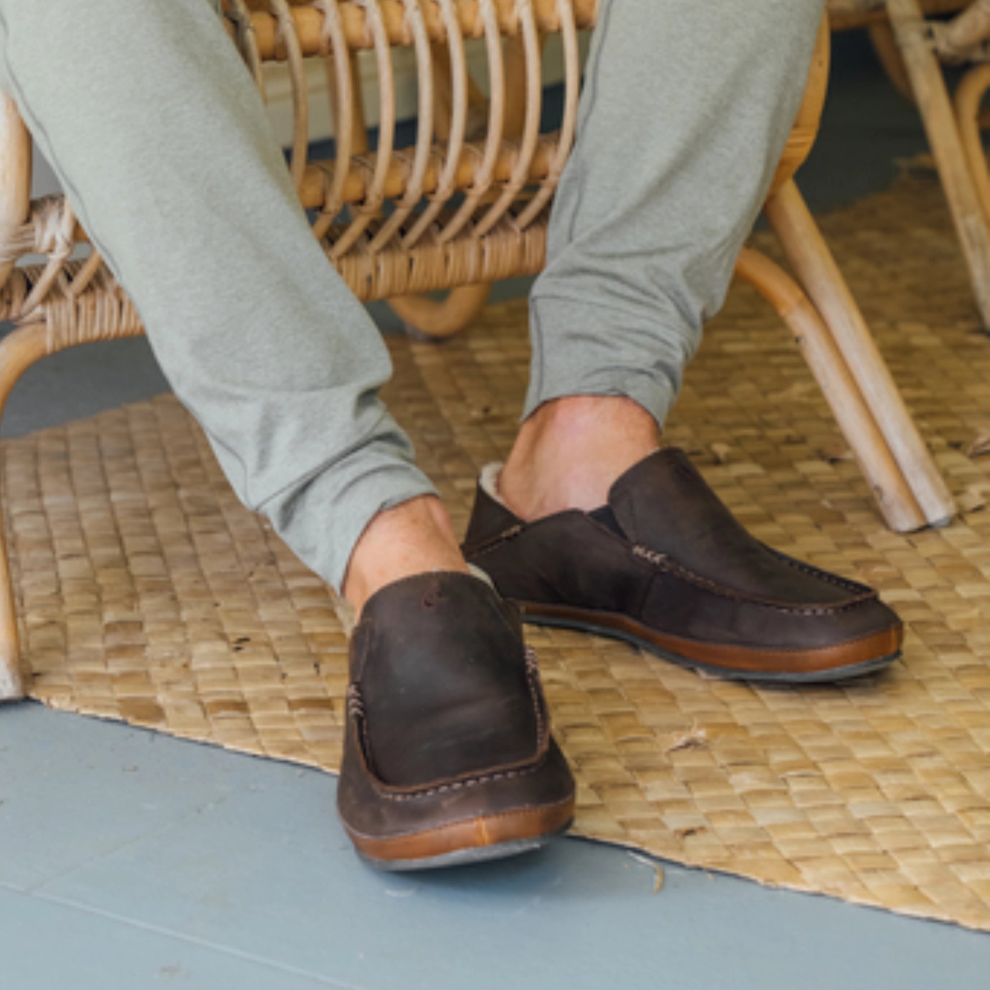Moloa Slipper - Dark Wood