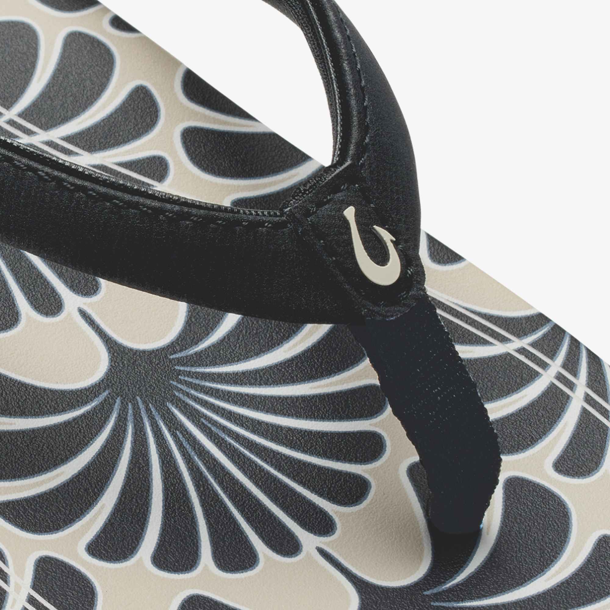 Uiki  -  Black / Pai