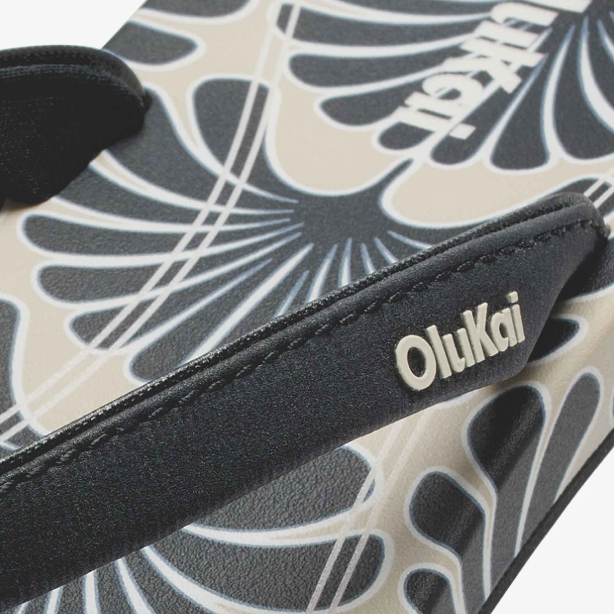Uiki  -  Black / Pai